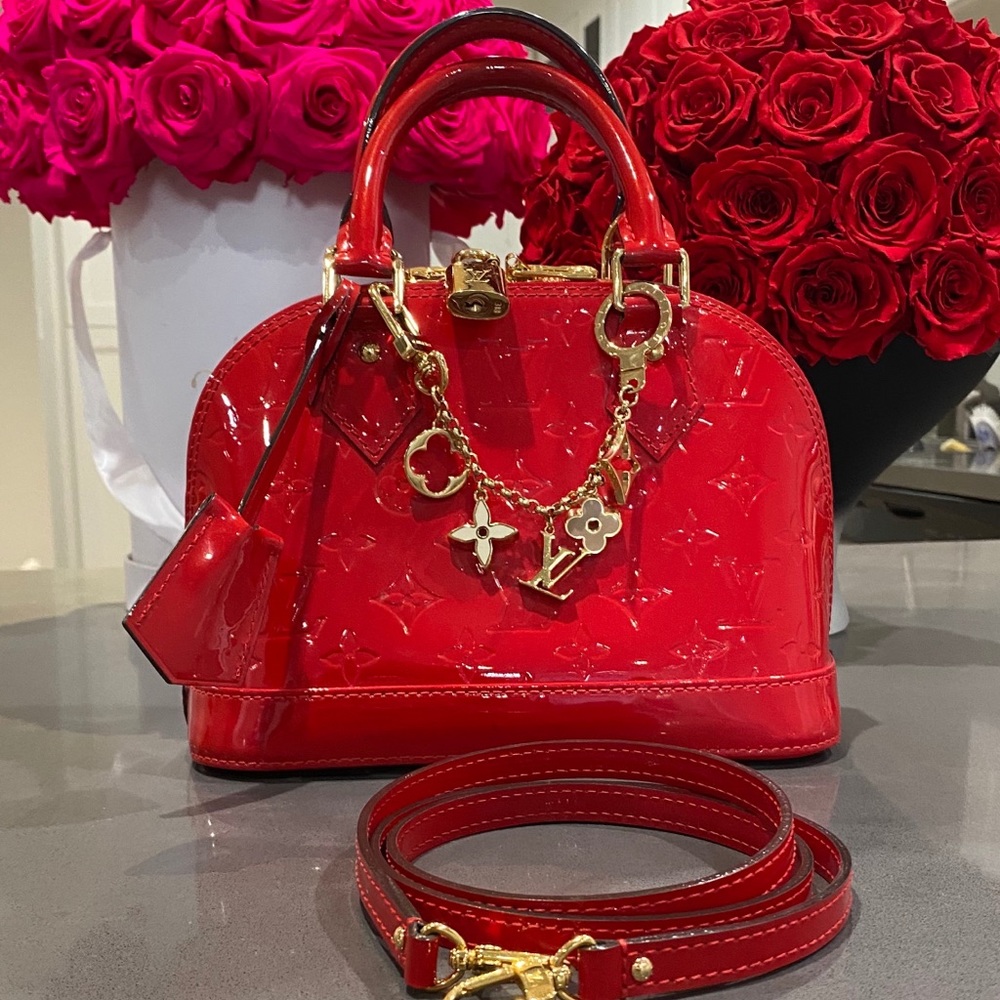 Louis Vuitton Alma BB Vernis Leather+CHARM chain